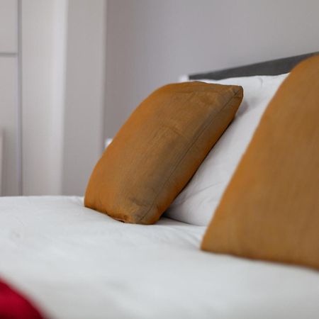Deluxe Holborn Two Bedroom Apartment 런던 외부 사진