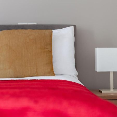 Deluxe Holborn Two Bedroom Apartment 런던 외부 사진