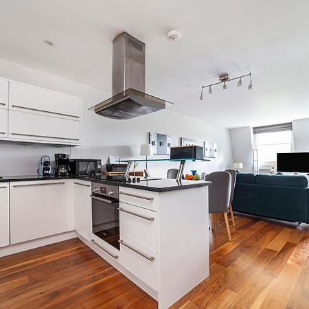 Deluxe Holborn Two Bedroom Apartment 런던 외부 사진