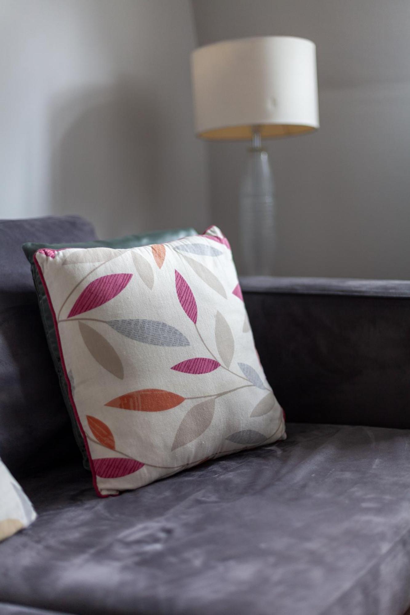 Deluxe Holborn Two Bedroom Apartment 런던 외부 사진
