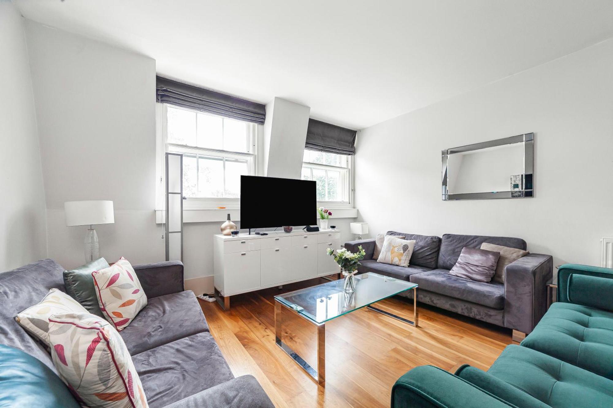 Deluxe Holborn Two Bedroom Apartment 런던 외부 사진