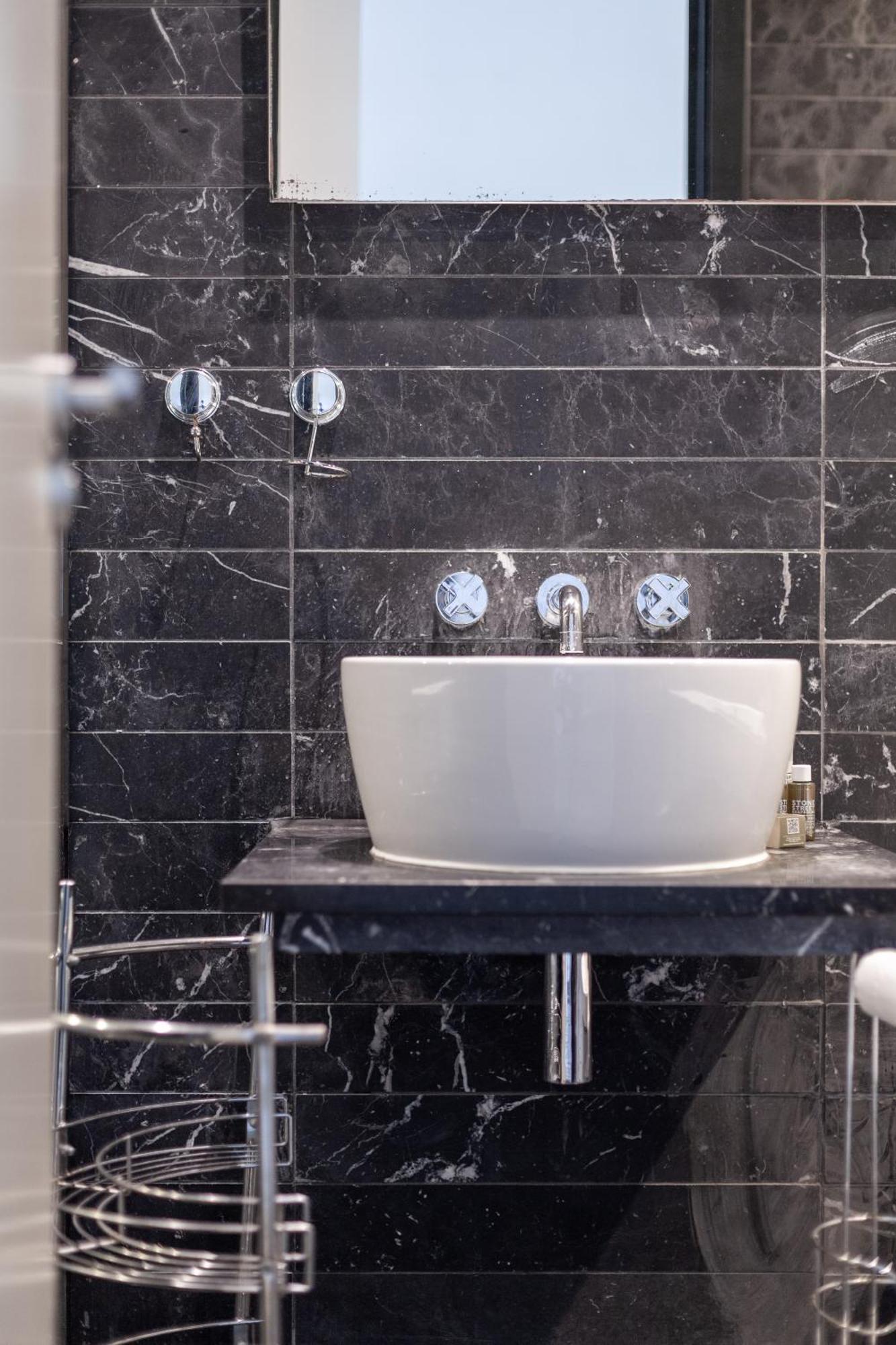 Deluxe Holborn Two Bedroom Apartment 런던 외부 사진