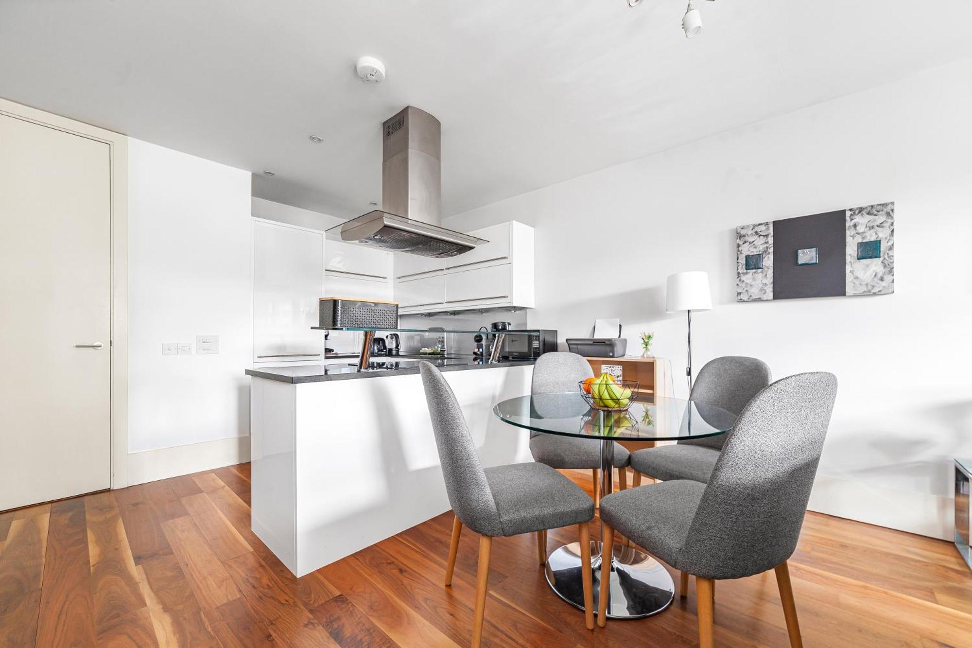 Deluxe Holborn Two Bedroom Apartment 런던 외부 사진