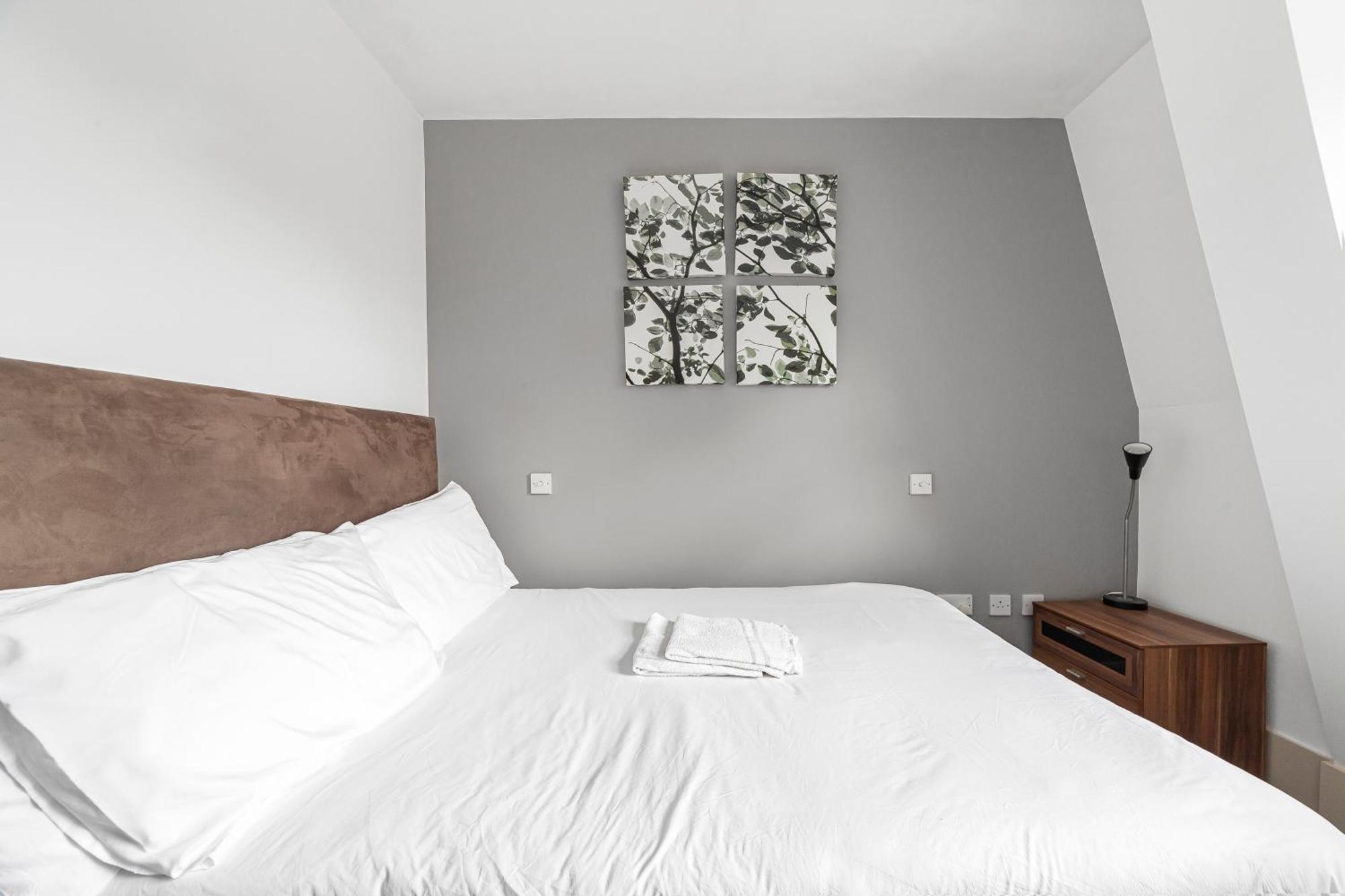 Deluxe Holborn Two Bedroom Apartment 런던 외부 사진