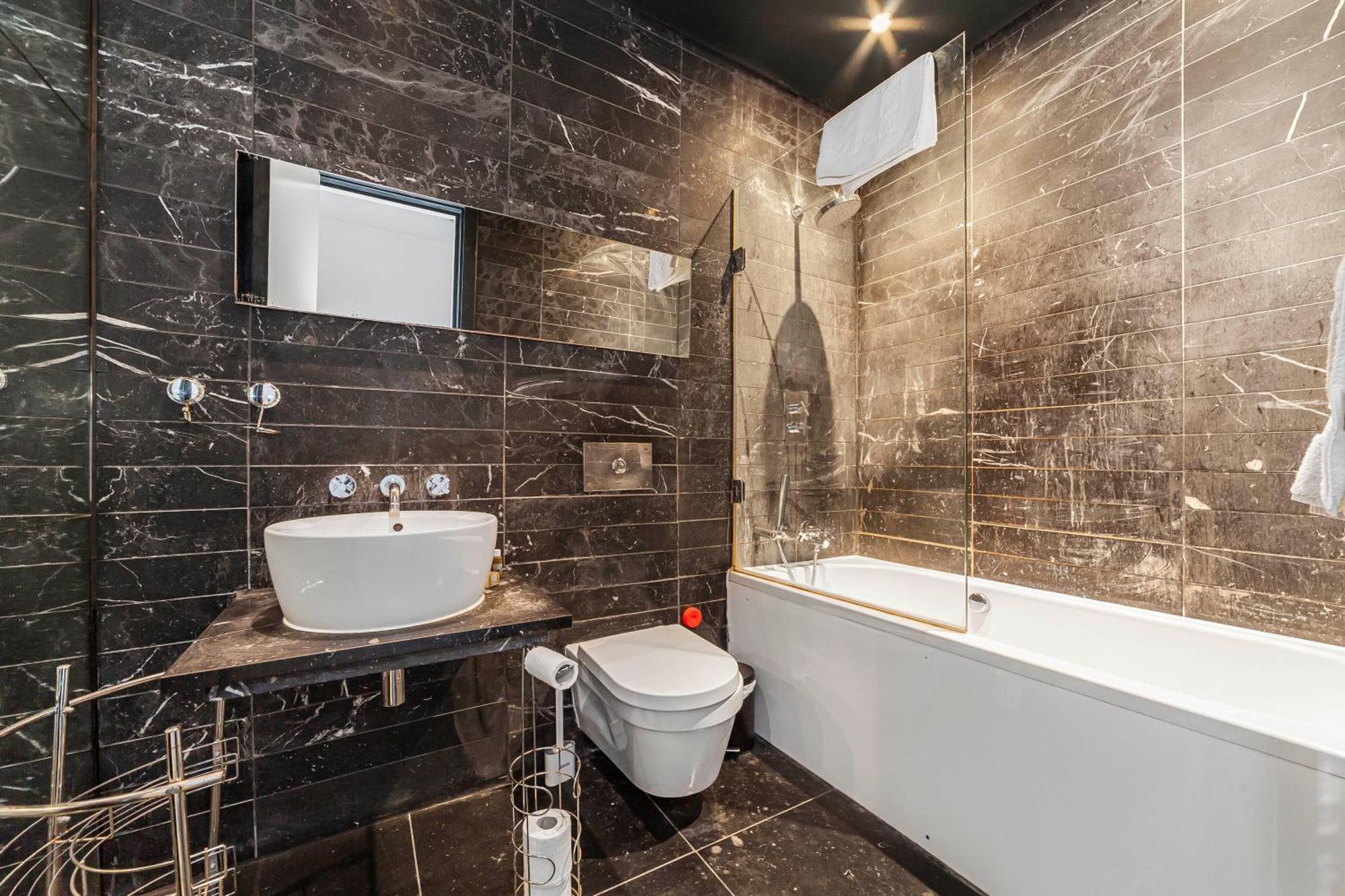 Deluxe Holborn Two Bedroom Apartment 런던 외부 사진